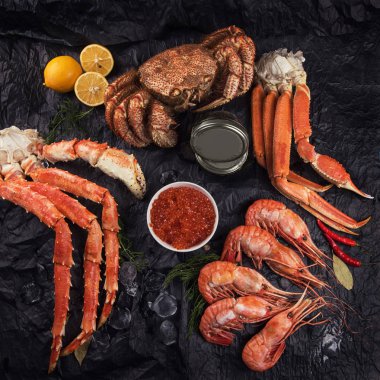 Taze deniz ürünleri kümesi