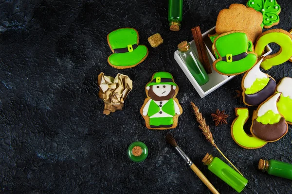 Biscoitos de bolos de gengibre do dia de Patricks — Fotografia de Stock