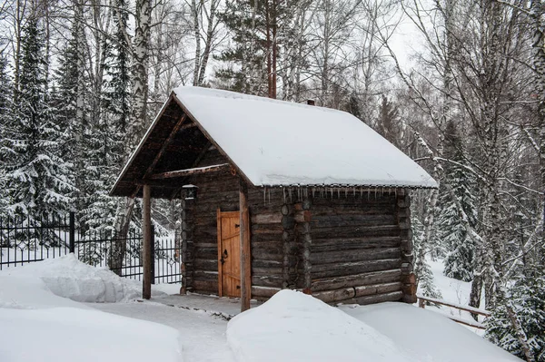アンティーク木製蒸留所の家 — ストック写真