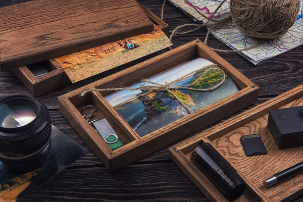 Trä foto låda med foto från resor — Stockfoto