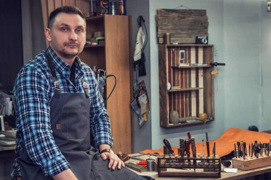 El yapımı deri ürünleri üretimi kavramı.