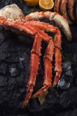 Taze deniz ürünleri kümesi