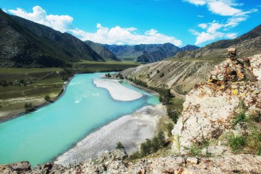 Katun nehri, Altai dağlarında.