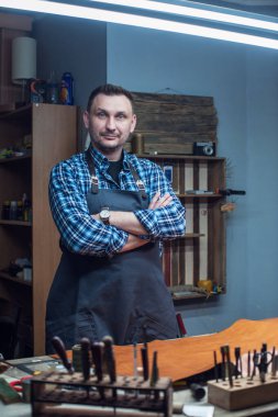 El yapımı deri ürünleri üretimi kavramı.