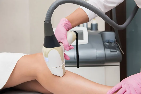 Hair removal procedure — Stock Photo, Image