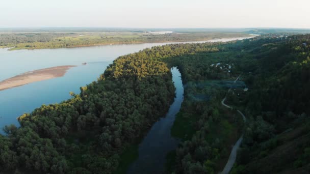 नदी और नावों का हवाई दृश्य — स्टॉक वीडियो