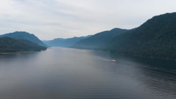 Veduta aerea del lago Teletskoe — Video Stock