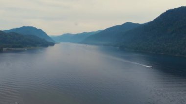 Teletskoe Gölü 'nün hava görüntüsü
