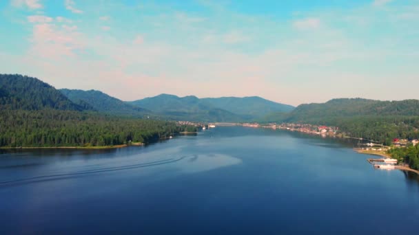 Aerial view of Lake Teletskoe — Stock Video