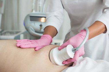 Modern güzellik kliniğinde karın boşluğu.