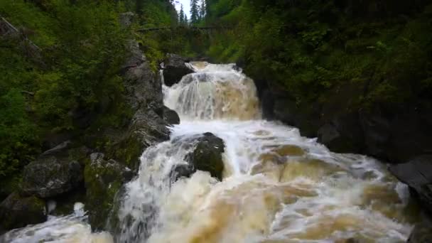 Waterfall in the Altai mountains. — Stock Video