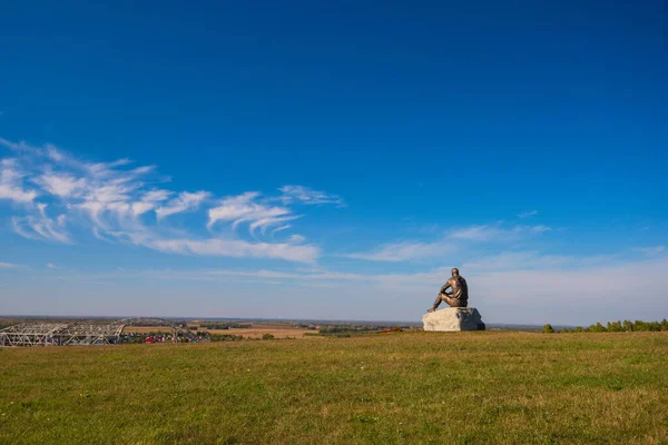 Monument Vasily Shukshin dans le village de Srostki. Territoire de l'Altaï. Sibérie occidentale. Russie — Photo