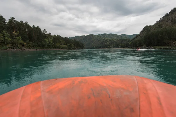 Ράφτινγκ και κωπηλασίας στον ποταμό βαμβάκι — Φωτογραφία Αρχείου