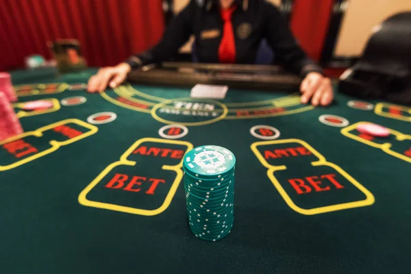 Casino, juegos de azar y entretenimiento concepto — Foto de Stock