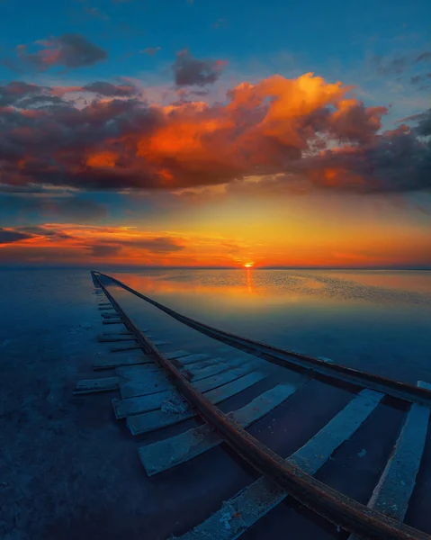 Atardecer de belleza en lago salado —  Fotos de Stock