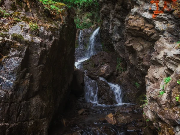 Waterfall Cheremshansky in Altai Mountains — Stock Photo, Image
