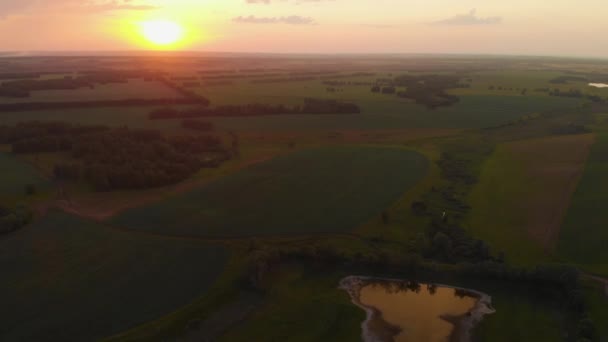 Vista aerea da alto atteggiamento di sole cielo drammatico — Video Stock