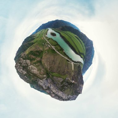 Katun Nehri 'nin 360 küresel manzarası