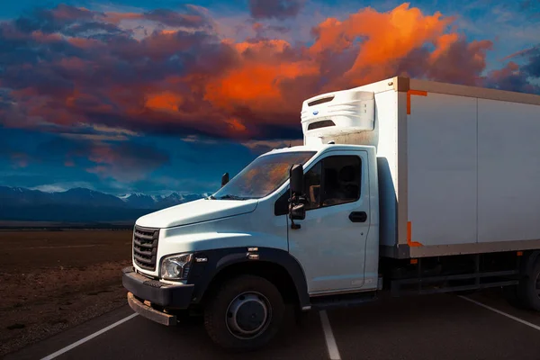 Transport frigorifique de marchandises par camion — Photo