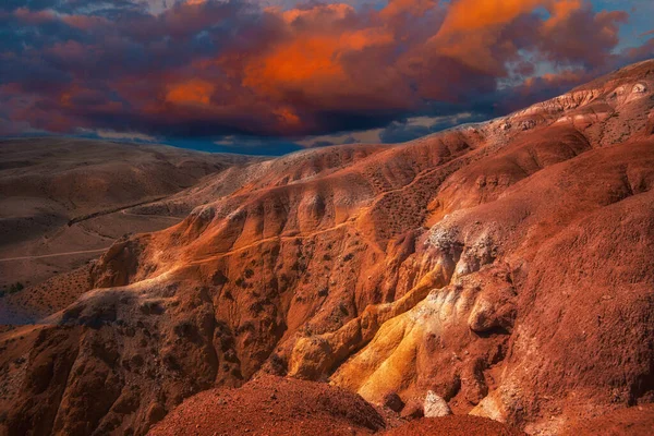 Paysage martien avec coucher de soleil — Photo