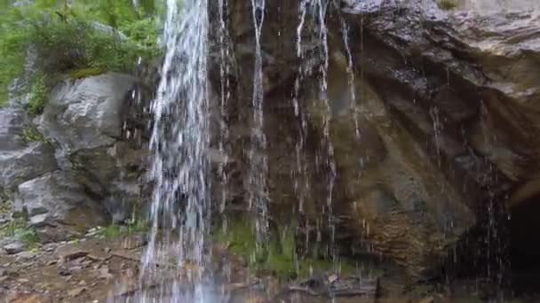 Tschetschenischer Wasserfall im Altai — Stockvideo