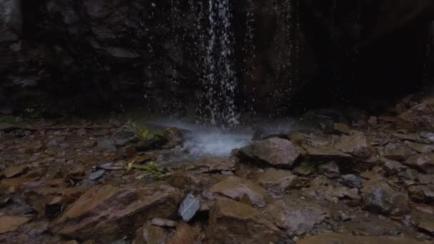 Tschetschenischer Wasserfall im Altai — Stockvideo
