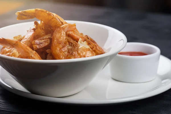 Fried tasty shrimps — Stock Photo, Image