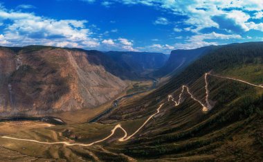 Altai dağ yolu geçidi.
