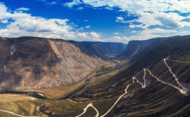 Altai dağ yolu geçidi.