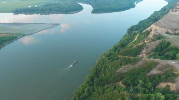 Letecký pohled na řeku Ob — Stock video