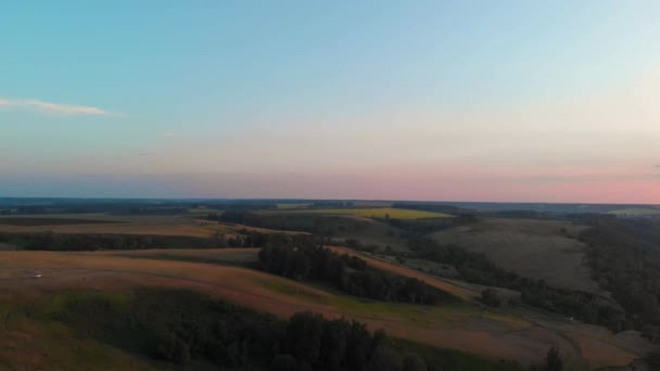 Vista aérea desde alta actitud de sol cielo dramático — Vídeo de stock