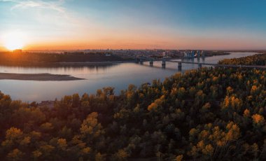 Barnaul şehrine hava görüntüsü.