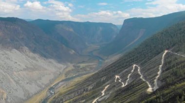 Altai dağ yolu geçidi.