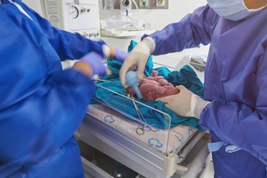 Yeni doğan bebek Temizleme