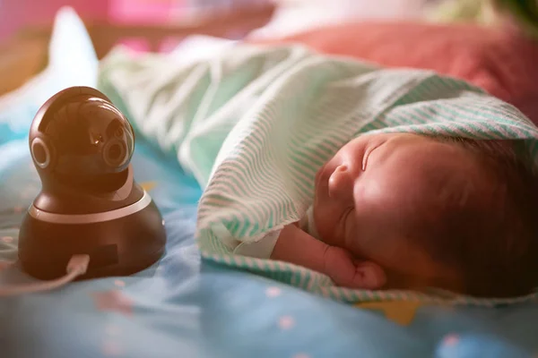 Monitoring sleeping baby — Stock Photo, Image