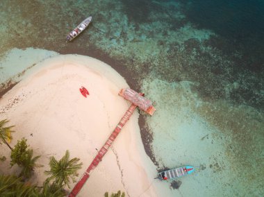 Küçük tekneler için ahşap iskele