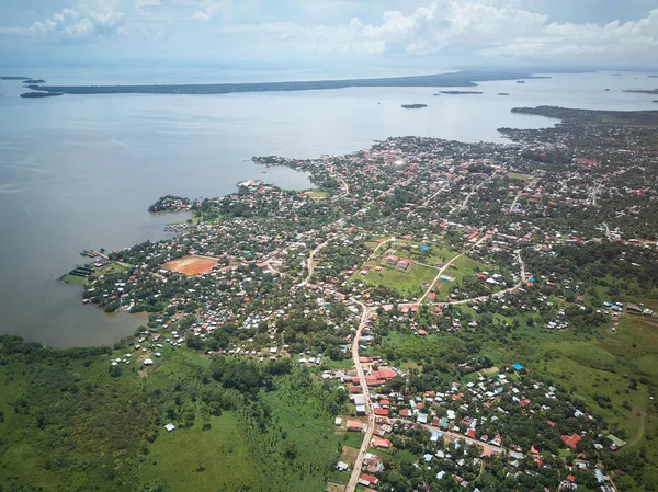 Bluefields kenti havadan görünümü