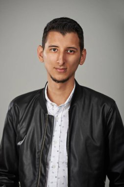 Genç Arap adam portresi