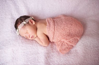 Bir yeni doğan bebek