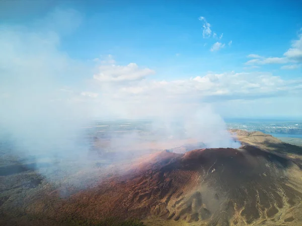 Hermoso volcán Masaya — Foto de Stock