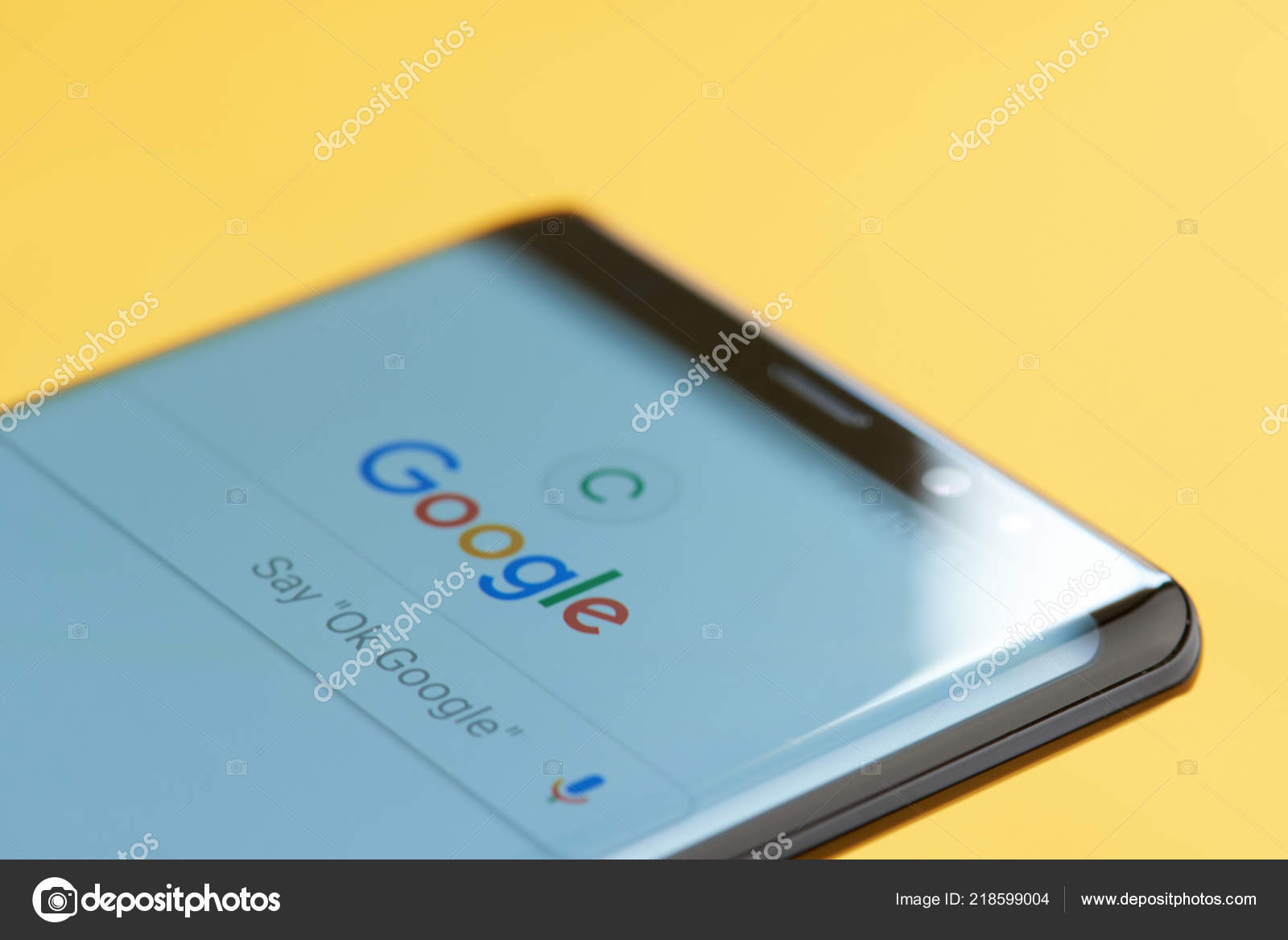 Google search bar on smartphone screen – Stock Editorial Photo