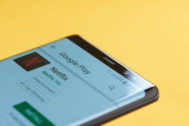 Netflix uygulaması smartphone ekran üzerinde