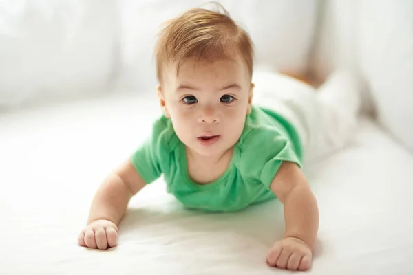 Niña feliz — Foto de Stock