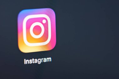 Dizüstü ekran simgesine Instagram