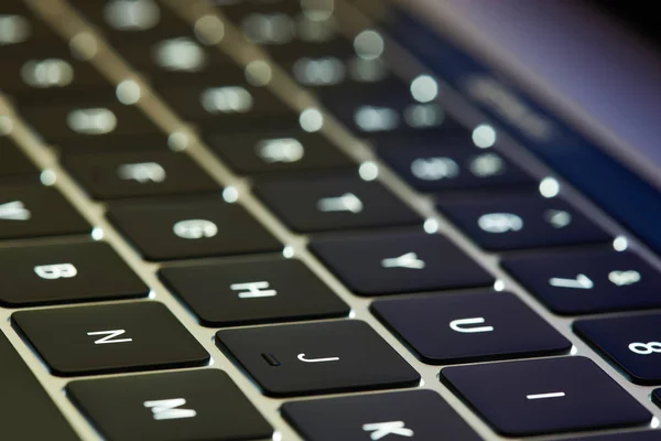 Laptop klavye görünümü kapatın — Stok fotoğraf