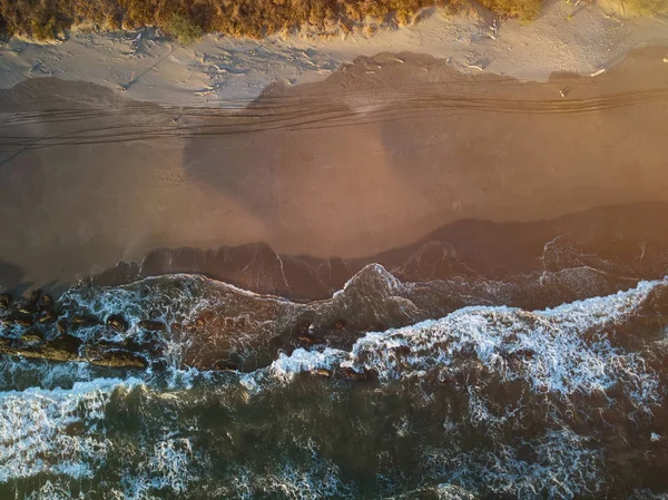 Зеленые океанские волны — стоковое фото