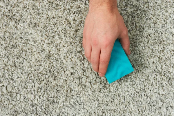 Cleaning gray carpet