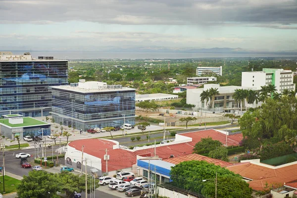 Car traffic in business center of managua — Stock Photo, Image