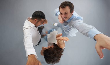 Bir grup genç insan poz dub