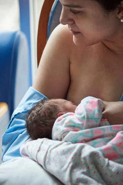 Máma s novorozeně — Stock fotografie